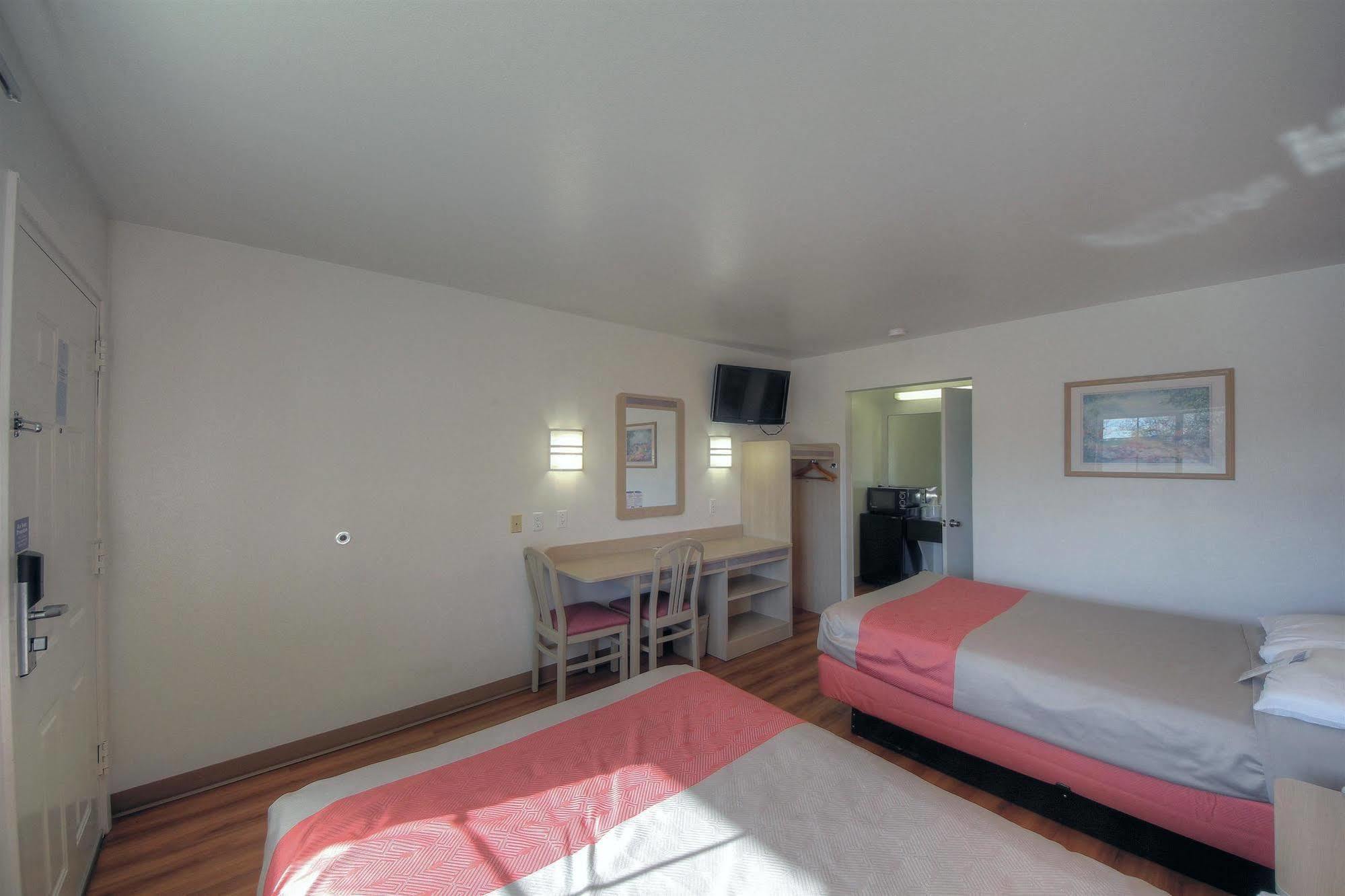 Motel 6-Kerrville, Tx Екстериор снимка
