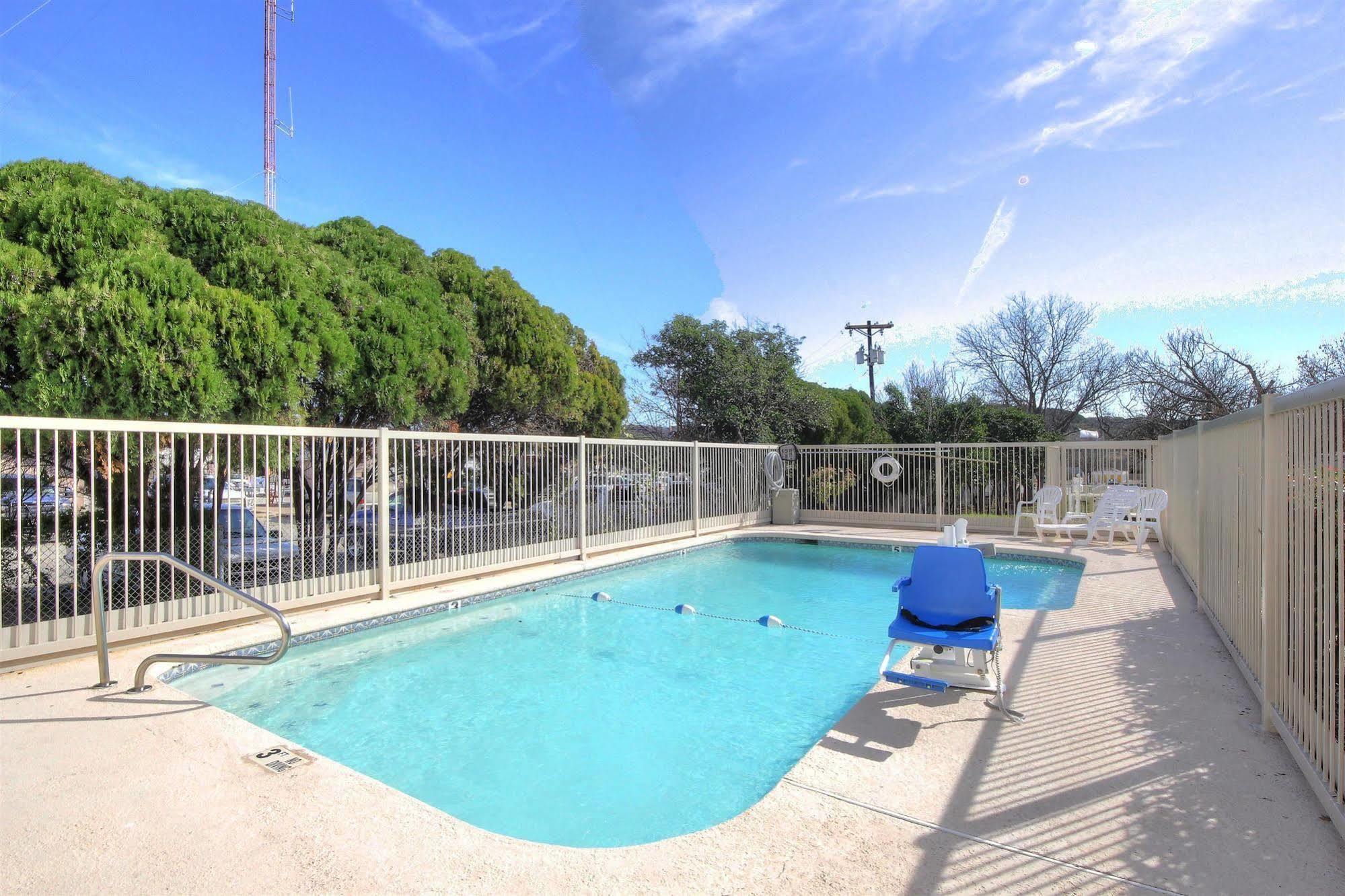Motel 6-Kerrville, Tx Екстериор снимка